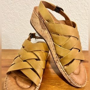 NWOT BORN Laila Leather Ankle Slingback Sandals Size 10